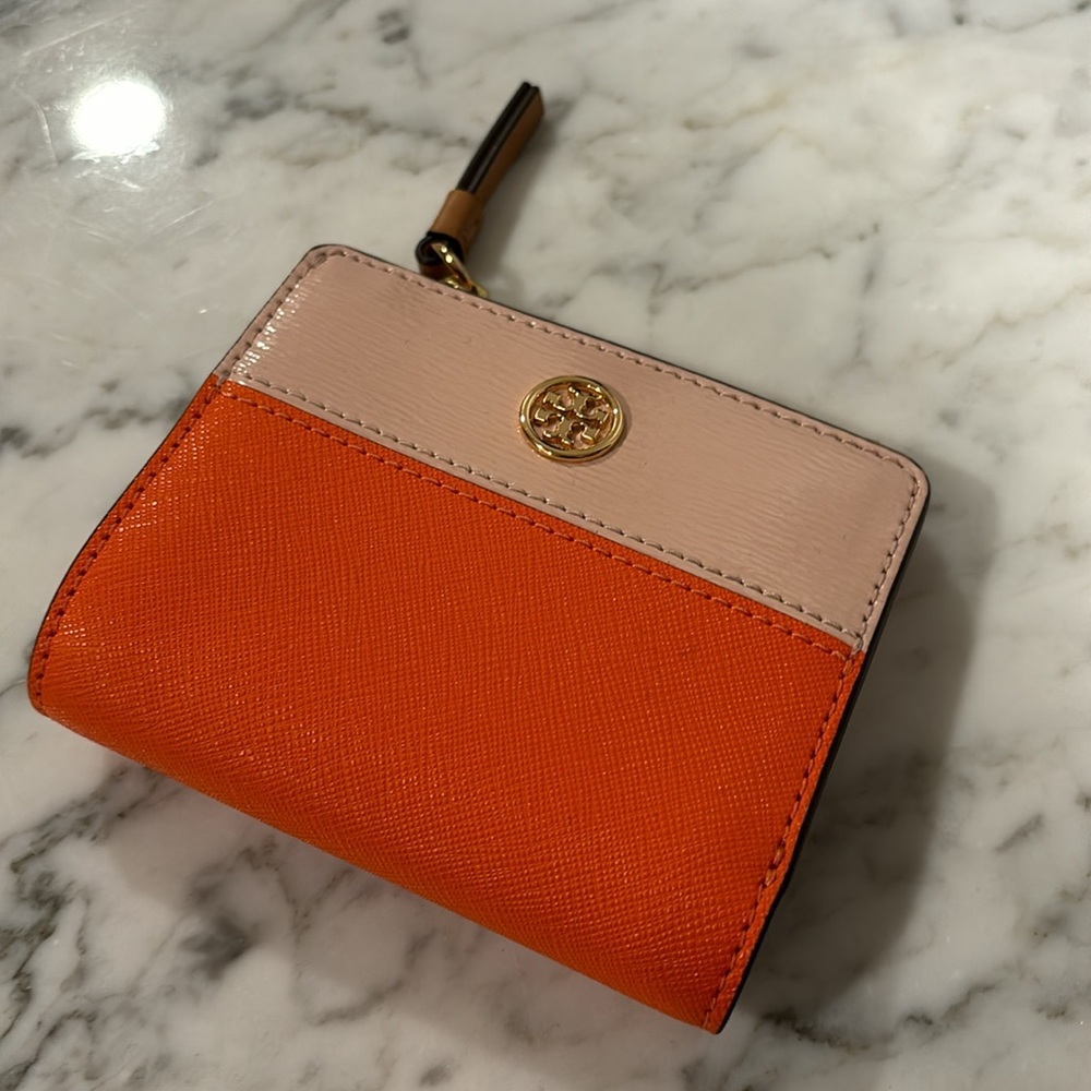 Tory Burch Robinson Color-Block Mini Wallet - Picture 2 of 4